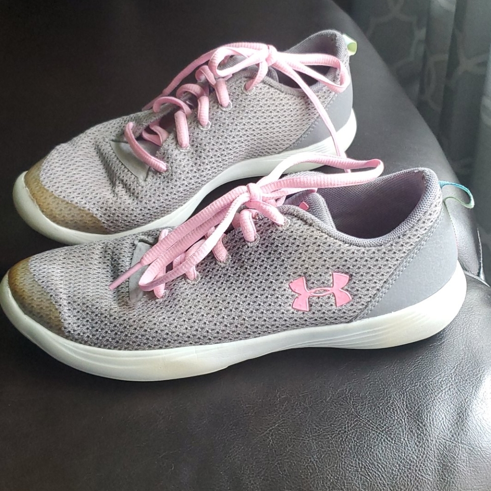 Girls Under Armour shoes size 4Y